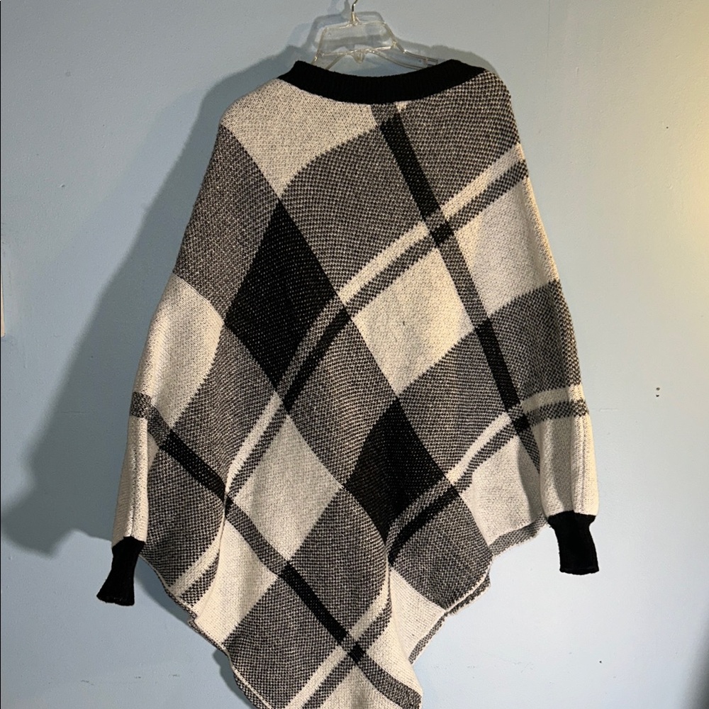 SHEIN curve Plaid Black and White Women's Sweater Shawl size 0XL
